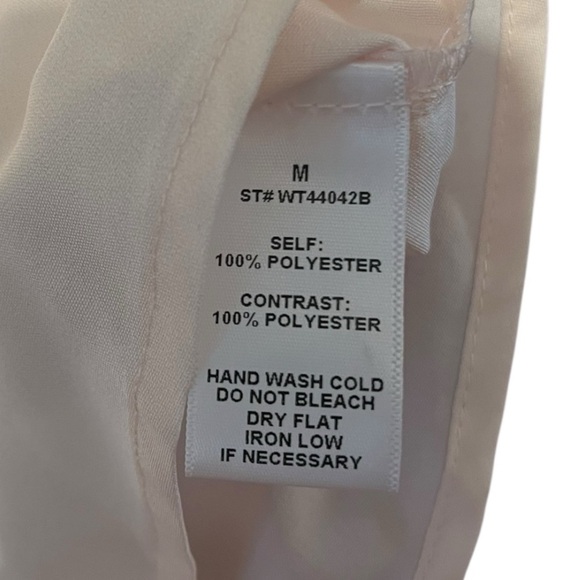 🟠Everly Rose Button-Down Top – Size Medium - Picture 3 of 5